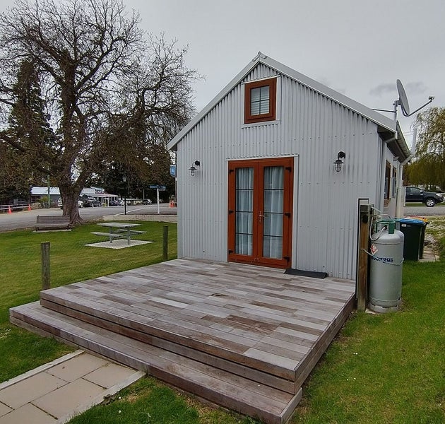 Image 1 of 6