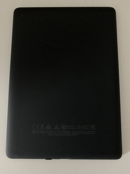 Kindle Paperwhite 11th gen 16GB + official case Carousel 2