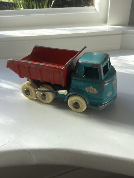 A VERY FINE FUN HO DUMP TRUCK Carousel 1