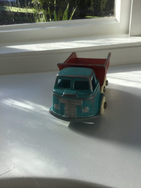 A VERY FINE FUN HO DUMP TRUCK Carousel 2