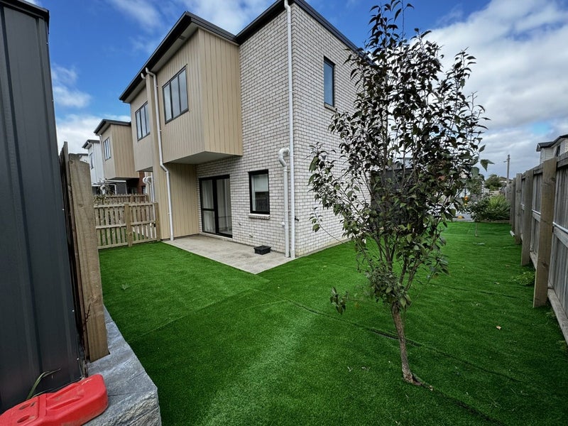 Image 1 of 20