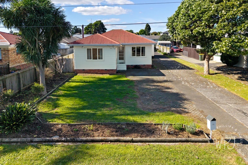 Image 2 of 18