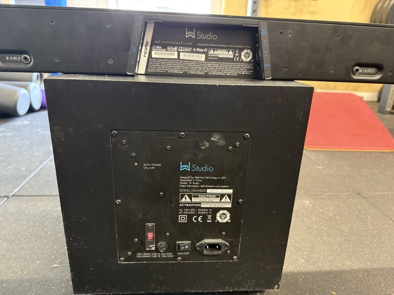Definitive Technology W studio soundbar Carousel 2