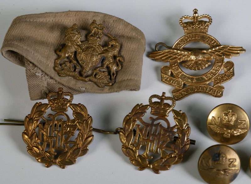 Collection of Vintage Badges & Buttons - Including NZAF / Canada AF Carousel 2