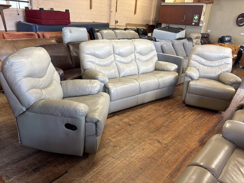 D.A Lewis Full Leather 3+1+1Seater Lounge Suite Carousel 1