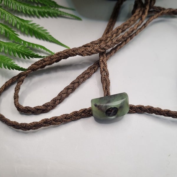 New Zealand Greenstone Pounamu Rei Niho Tooth Pendant Carousel 3