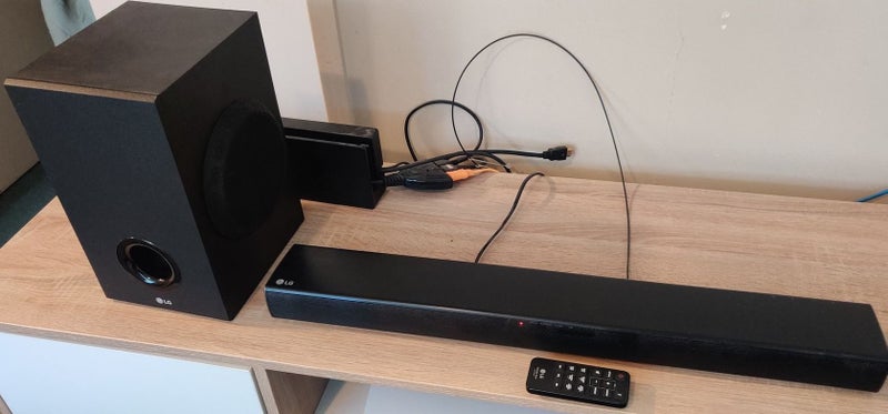 LG SJ2 Soundbar 2.1 160W with Wireless Subwoofer Carousel 1