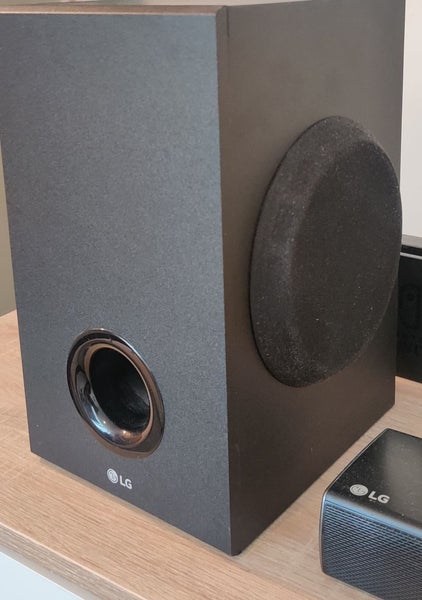 LG SJ2 Soundbar 2.1 160W with Wireless Subwoofer Carousel 2