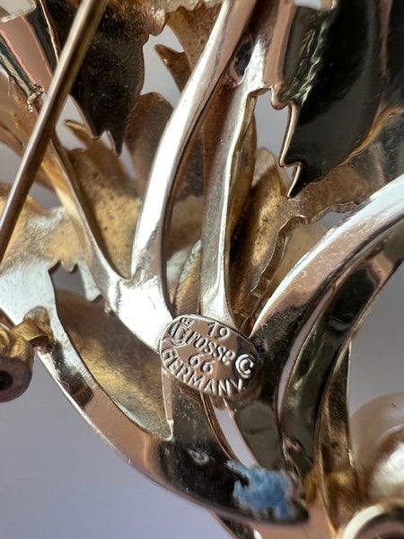 UNIQUE Grossé 1966 Germany Gold Plated Brooch with Pearl Carousel 4