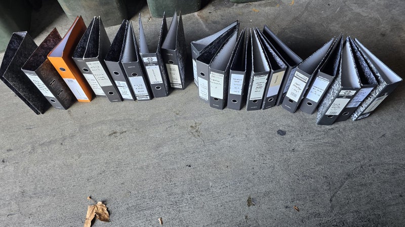 LEVER ARCH A4 FILES Bulk Lot $ 1 RES Carousel 1