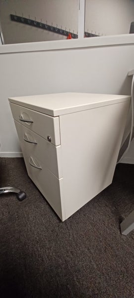 Mobile Drawer Unit (multiple) Carousel 2