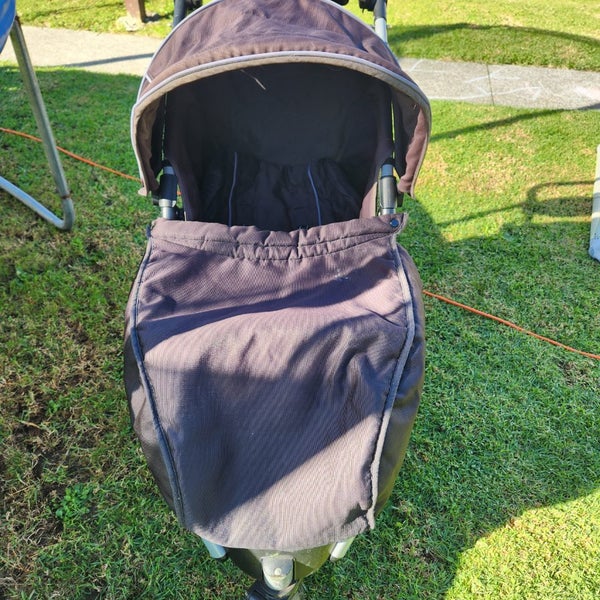 Milano 3 wheeler pram Carousel 2