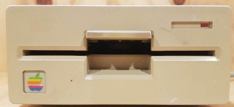 VINTAGE - APPLE 5.25" EXTERNAL DRIVE ( A9M0107 ) Carousel 1
