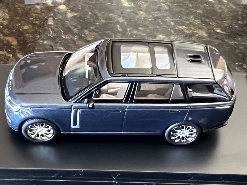 LCD Models Land Rover Range Rover 1/64 Blue Carousel 2