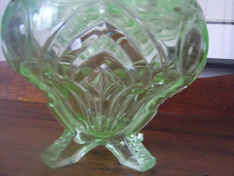ART-DECO SOWERBY URANIUM BOWL + FROG Carousel 8