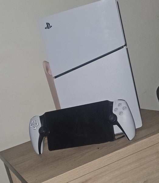 PlayStation 5 Slim + PSportal Carousel 1