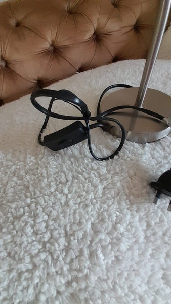 Black & chrome table lamp. Carousel 4