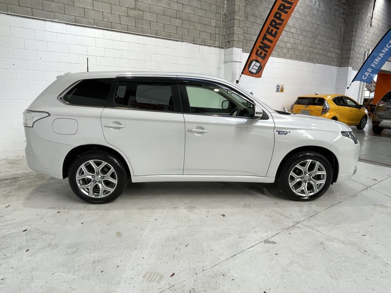 2013 Mitsubishi Outlander PHEV PLUG IN HYBRID62863260642433114