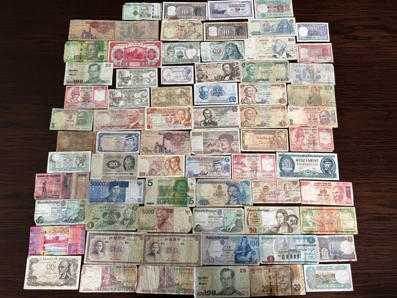 Large Banknote Collection Carousel 1