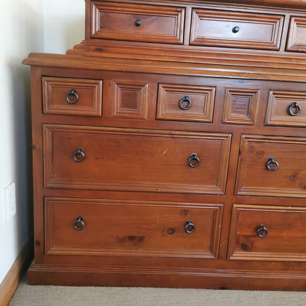 Low boy and bedside drawers 4 piece + matching mirror HASTINGS PICKUP Carousel 2