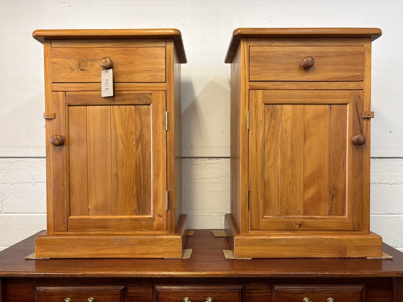 Pair Robert Grice Rimu 2Dr Bedside Tables Carousel 1