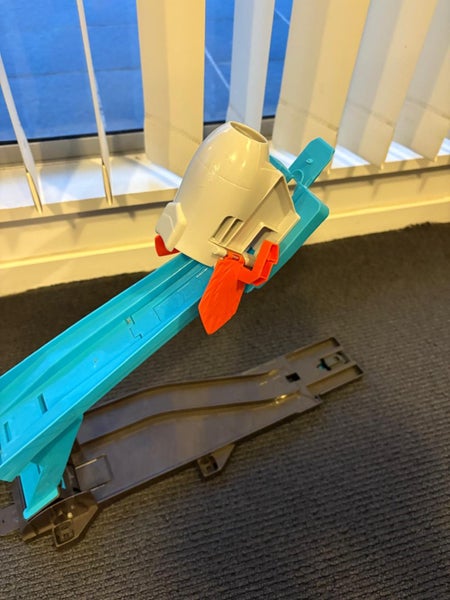 Hot Wheels Track Builder Rocket Launch Challenge playset (Used) Carousel 6