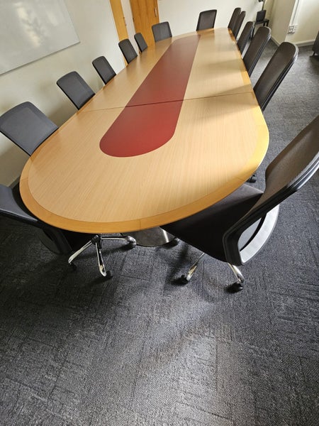 Board room, meeting room executive table Carousel 2