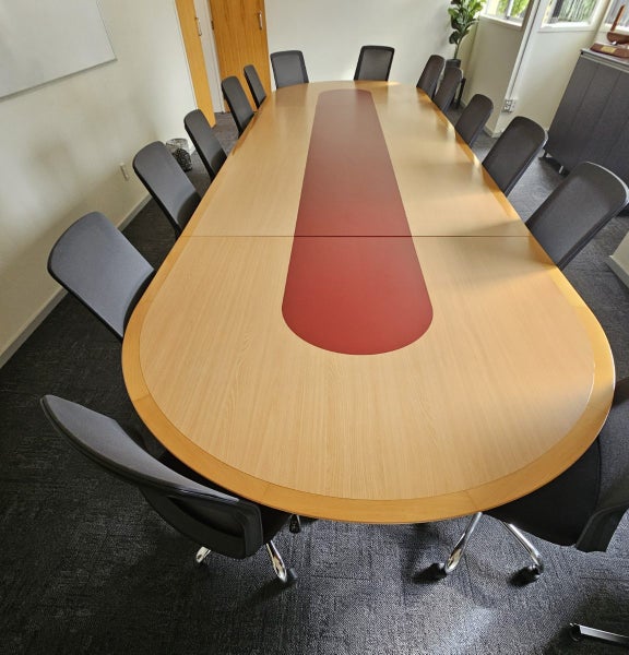 Board room, meeting room executive table Carousel 1