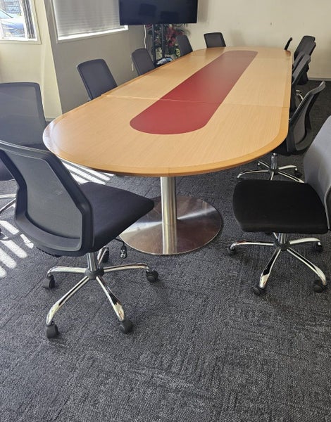 Board room, meeting room executive table Carousel 8
