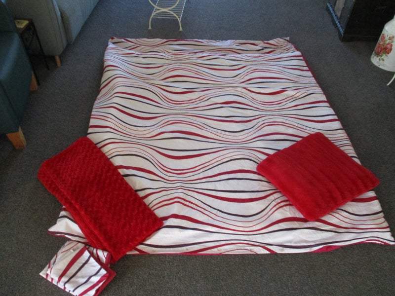 Duvet cover, duvet inner, throw, pillowcases, cushion - pickup Morrinsville Carousel 1