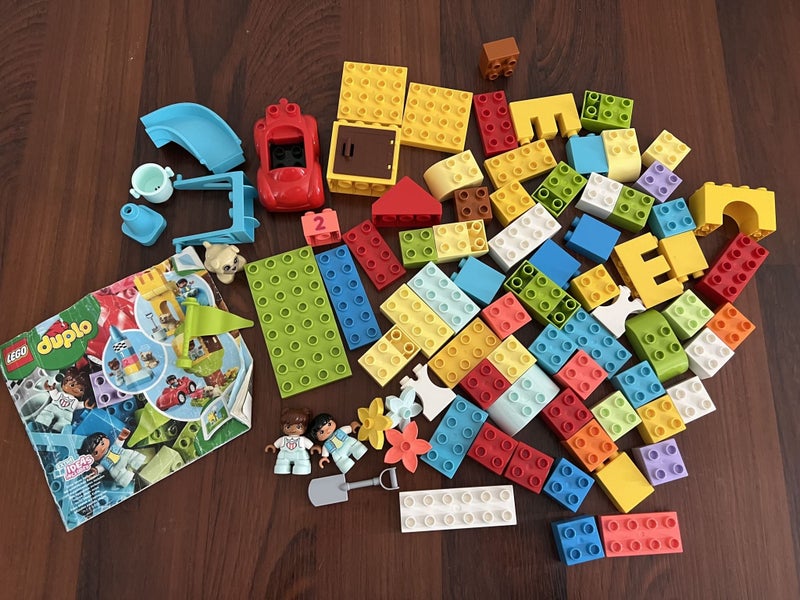 LEGO DUPLO® - Deluxe Brick Box 10914 Carousel 1