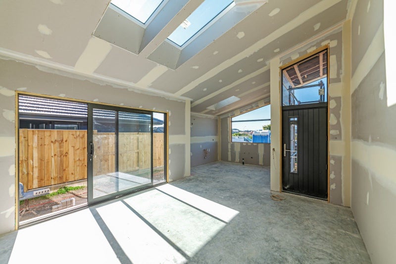 Image 3 of 6