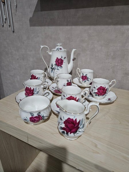 Royal Albert Sweet Romance Coffee Set x15 piece Carousel 1
