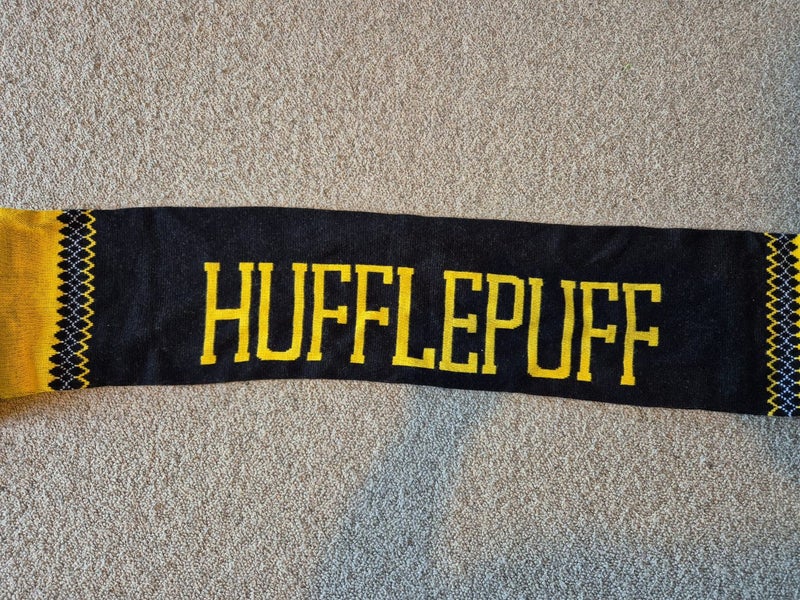 Harry Potter Hufflepuff Scarf Carousel 2