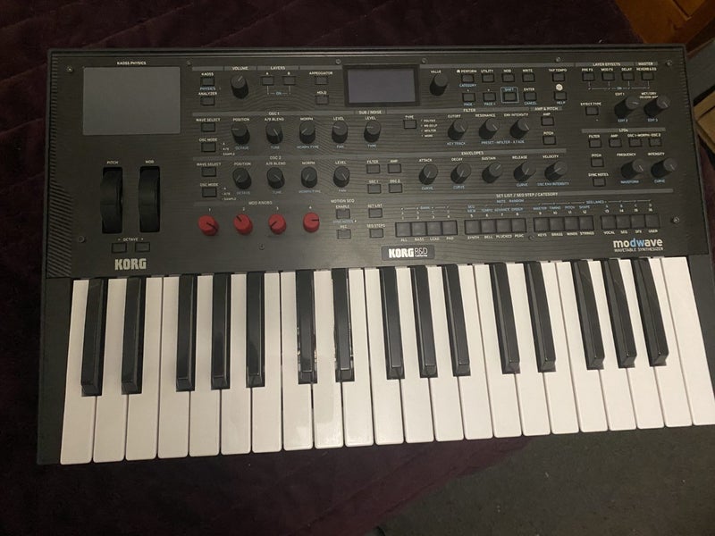 Korg Modwave Wavetable synthesiser Carousel 6