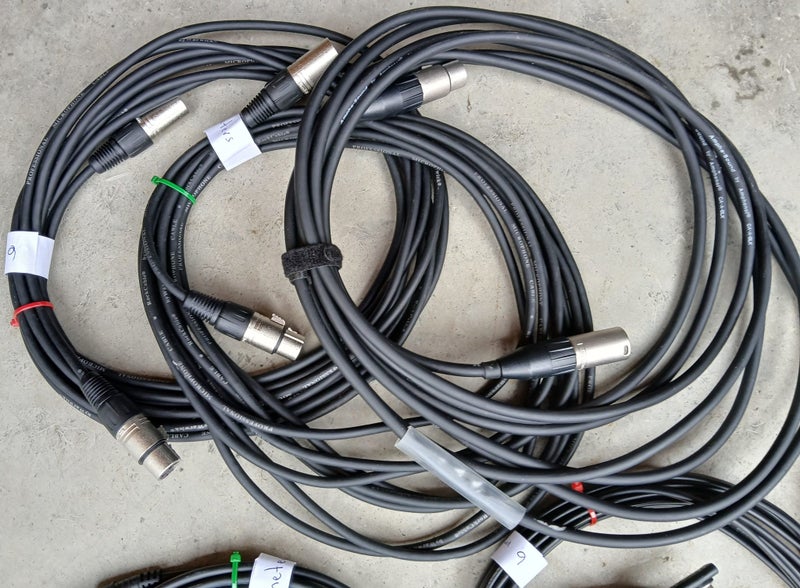 BULK LOT - 6 meter XLR SOUND / MICROPHONE & GUITAR CABLES ETC Carousel 2