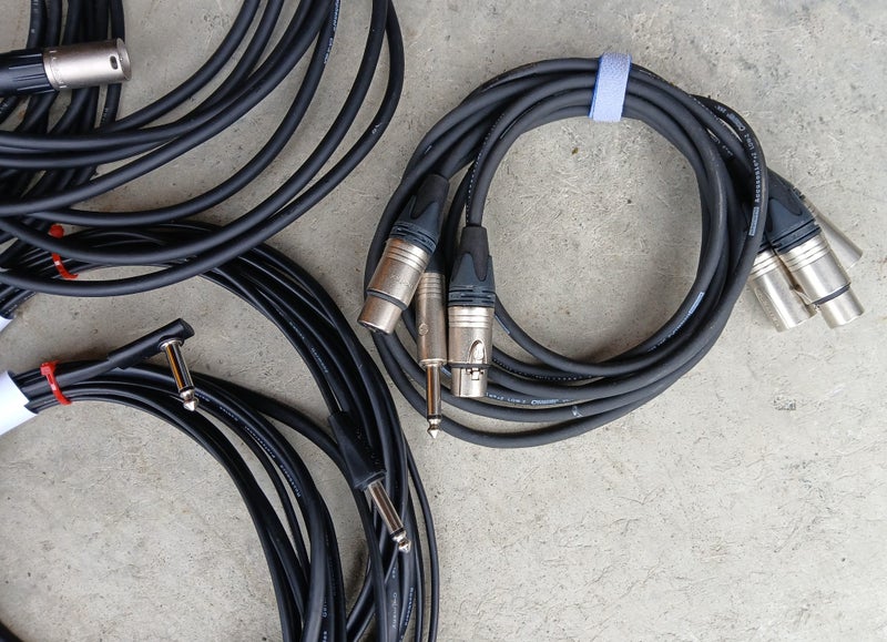 BULK LOT - 6 meter XLR SOUND / MICROPHONE & GUITAR CABLES ETC Carousel 4
