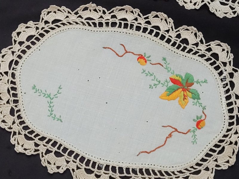 Vintage Linen Duchess Set of Doilies Use or Craft Carousel 5