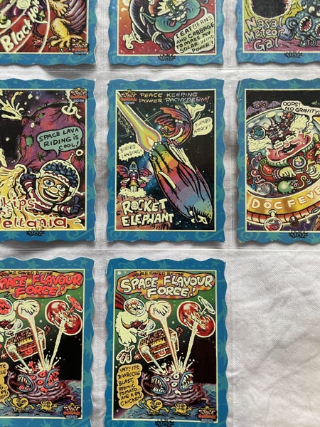 Complete set of 61 GLOW ZONE SPACE ODDBODZ Cards Carousel 2