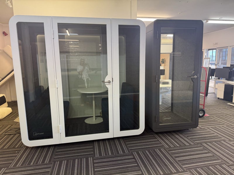 Single silent calling pod - gunmetal grey. Like new! Retails for $9500 Carousel 3