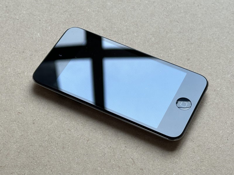 3x iPod touch 4th Gen - 32GB Carousel 2