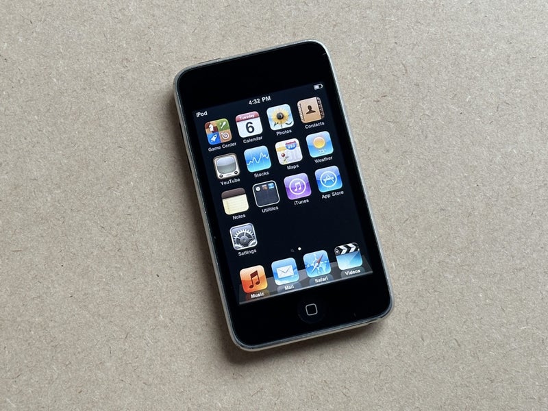 iPod touch 2nd Gen - 8GB Carousel 1
