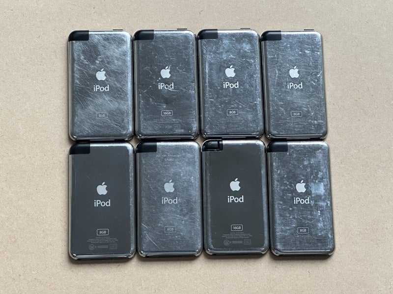 8x 1st Gen iPod touch Carousel 2