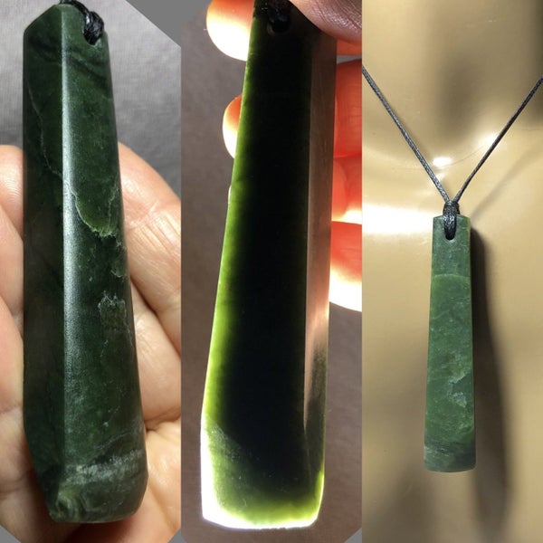 CRAZY 1 DAY AUCTION: 8.9cm Greenstone Toki Pendant, $1 Reserve Carousel 1
