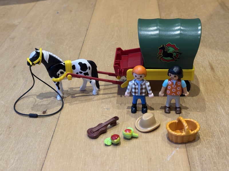 Playmobil Country Picnic with Pony Wagon (5686) Carousel 1