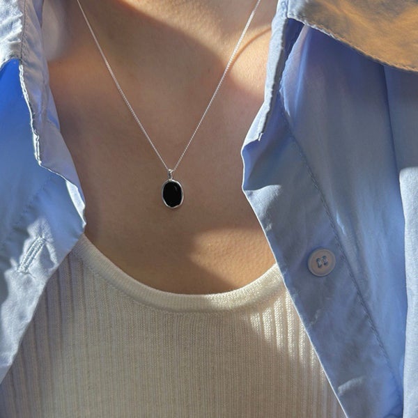 Misty black Oval Pendant Necklace Carousel 4