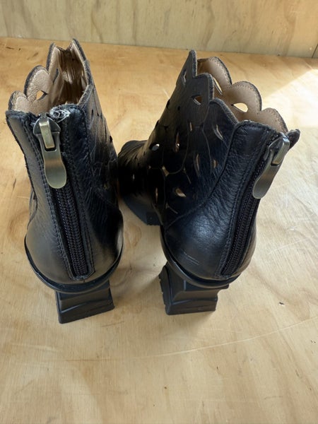 Maher Black Cut Out Peep Toed Ankle Boots Size 39/8 Carousel 6