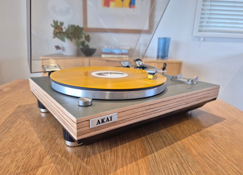 Japanese-made beauty! The Akai AP-100C turntable Carousel 2