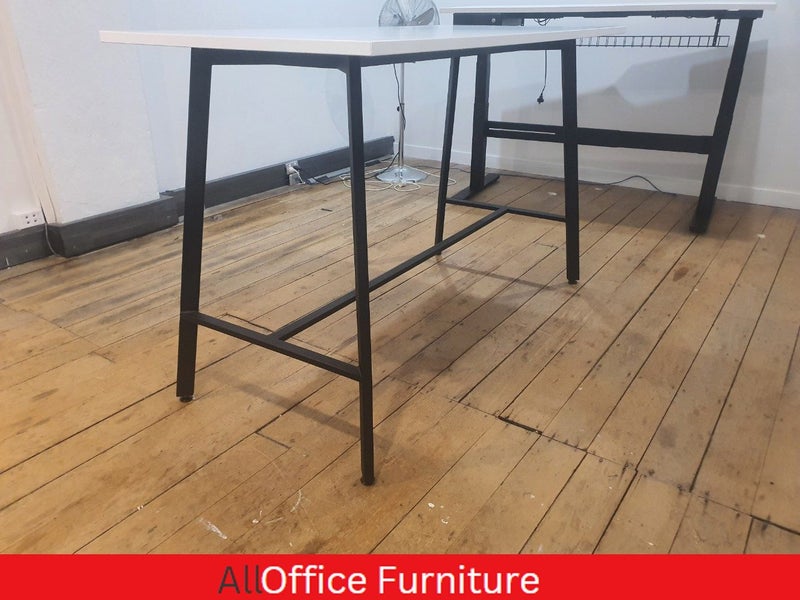 Office Breakout Table / Bar Leaner Carousel 2