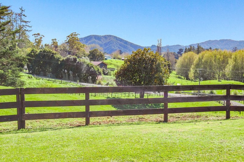 Lifestyle Living Close to Kaiwaka64591723857155111